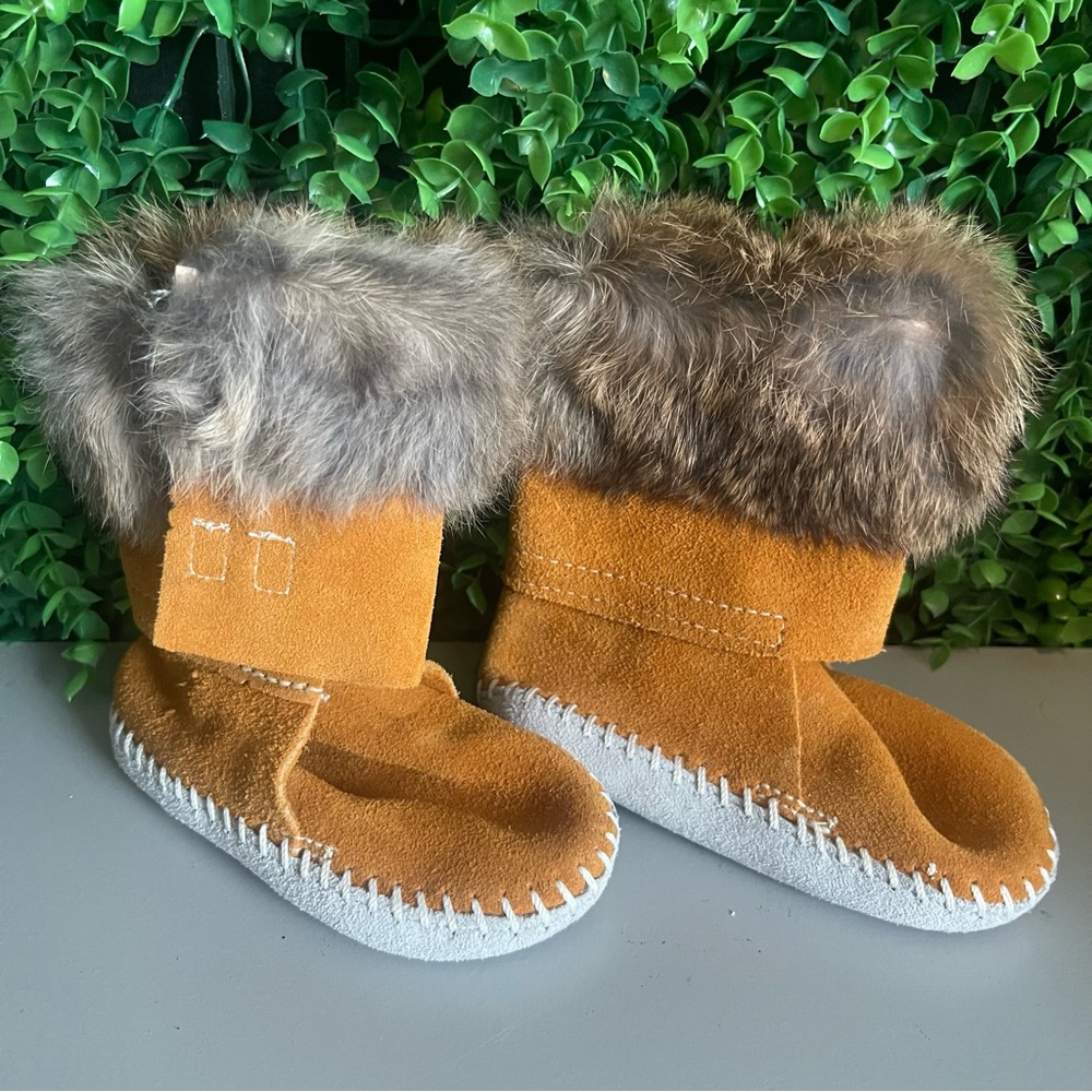 Taos Tan Suede Leather Fur Trim Moccasin Boots Baby Toddler Size 5 NEW - Picture 4 of 9